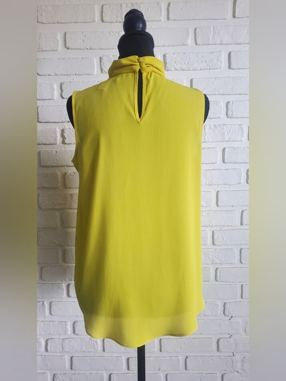 Joseph Ribkoff Yellow Cowl Neck Cutout Faux Wrap Draped Sleeveless Blouse Top 10 - Picture 8 of 11